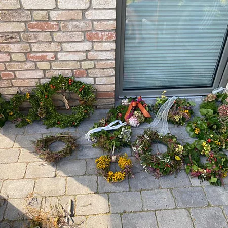 Herbstliche Türkränze